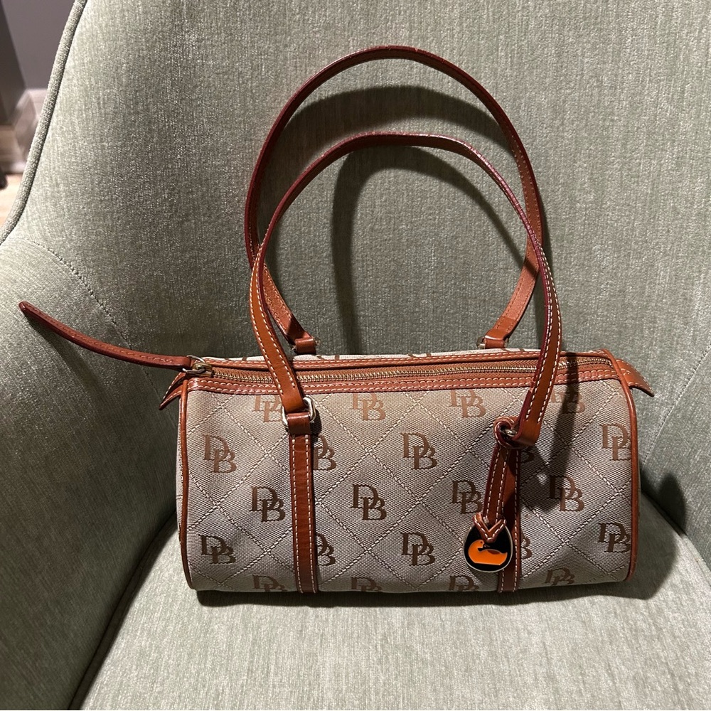 Dooney & Bourke Shoulder Bag Dooney & Bourke Barrel Bag Vintage D&B Bag Y2K - Picture 2 of 12